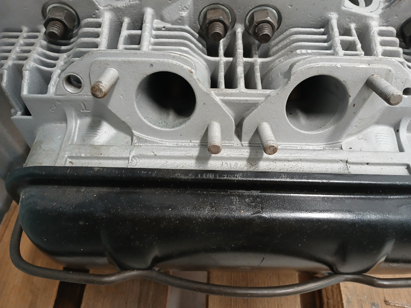 VW-2000cc-Engine GX10725H Exhaust Manifold Ports
