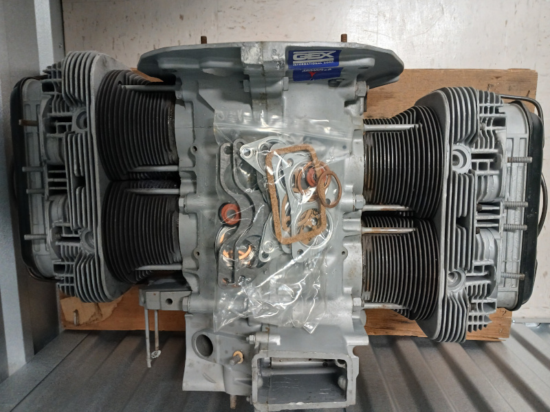 VW-2000cc-Engine GX10725H Full View with Parts